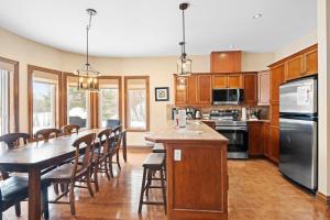 House On The Golf La Bte -10min To Tremblant 150