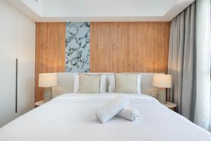 Luxury 1BR near Burj Al