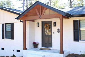 NEW Aiken Retreat I Firepit I Hot Tub I Near Dtwn
