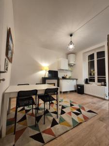 Lappart du petit-fils, 2 chambres sur cour, idéal famille, proche Astérix, Chantilly