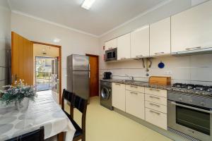 Apartment with Pool in Olhos de Agua