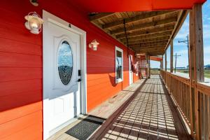 Unit A Crystal Beach Premier Triplex 2 Bed 1 Bath