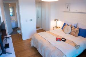Forum Puerto del Buceo - Apartamento de 1 Dormitorio con vista al mar - Piscinas climatizadas interiores y exteriores - Sauna - Gimnasio completo y moderno - concierge 24 horas - Acepta mascotas