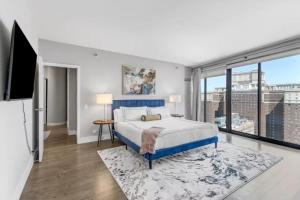 LUX Dtown Penthouses 9bd-9ba Sleep 25 Parking, Pool, Gym