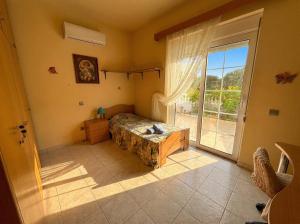 Tharrenis house in Lindos