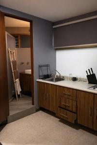 Bowra Suite Azara, Zona Consulado