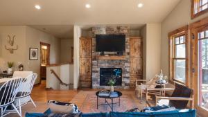 Lakefront Home in Kings Beach w Views • Prime Location Atkinson by Avantstay