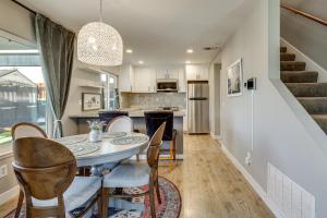 Modern Oceanside Living! Family Home w Workspace