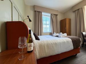 HNFC Stays - Business studio with amenities