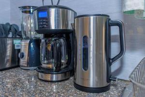 Greenwoods 1BR Short & Long-Term Stays