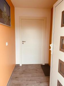 StayHere24 Große Monteur- und Ferienwohnung am Auenwald