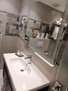 Pharaohs Pyramids View