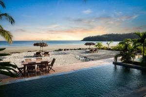 Playa Laska - Oceanfront Escape with Infinity Pool