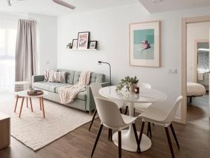 Azure Home-Boutique Apartment-125m from beach