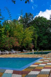 Chic Modern Studio Apartment with Pool