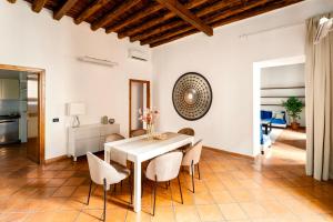 Grand Roman Apartment Next to the Pantheon