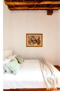 Grand Roman Apartment Next to the Pantheon