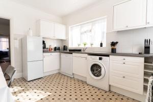 Roman Retreats, Sleephistory lives