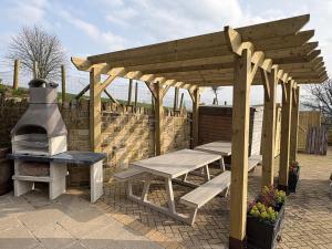 Farm house - Sleeps 16 - Hot Tub - Pet Friendly