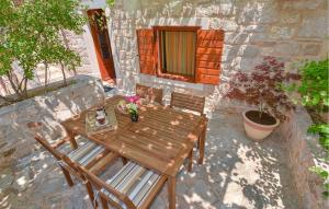 1 Bedroom Cozy Home In Rudina