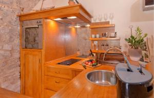 1 Bedroom Cozy Home In Rudina