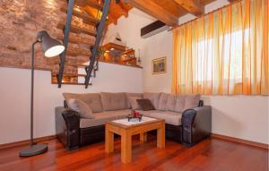 1 Bedroom Cozy Home In Rudina