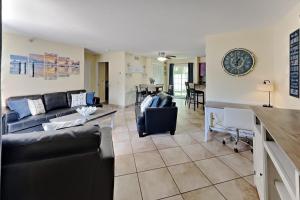 Put-in-Bay Poolview Condo #2