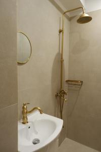 Chic Studio in Sofia Center - Urban Oasis for 2!