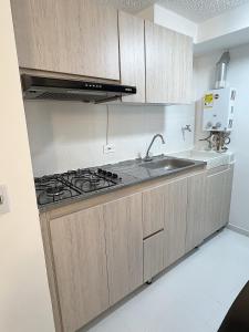 Apartamento NUEVO a 12 minutos del Aeropuerto