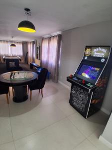 Duplex com laser privativo - piscina, sala de jogos, área de churrasqueira