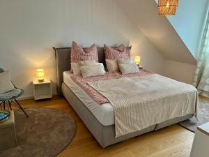 Moderne 3-Zimmer-DG-Wohnung, 2 Balkonen & Tiefgarage