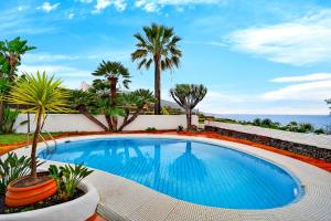 Villa with Moorish Charm and Panoramic Ocean Views