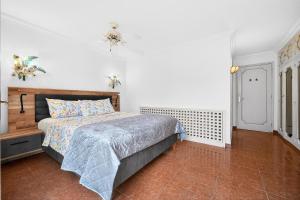 Villa with Moorish Charm and Panoramic Ocean Views