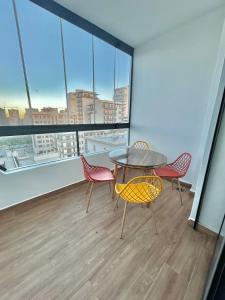 Chic studio with sea view, Wi-Fi & pool