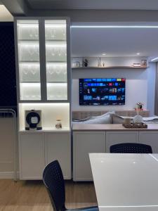 Apto espaçoso, moderno e confortável há 10 min do Moto GP e 7 min do Shooping Flamboyant