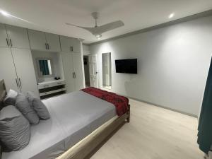 Mullins Bayfield Gardens House