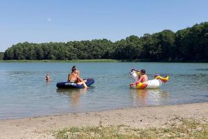Holiday home with a garden, right by the lake