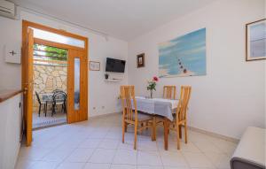 2 Bedroom Stunning Apartment In Rovinj