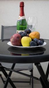 SeaRent Sunlit Sozopol Studio with Terrace & Wine Evenings 2 min Harmani Beach