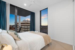 12th floor Stadium View -2BR-Free Parking-CBD