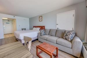 Studio Sand Castle South,Direct Ocean View, Pools!