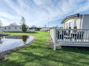 Lovely 8 Berth Caravan At Southview Holiday Park, Skegness Ref 33044M