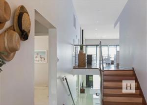 Adrift - Waterfront entertainer with Shared Jetty!
