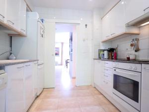 Dúplex en SAgaró: 4 Habitaciones, Cerca de la Playa - ES-298-13