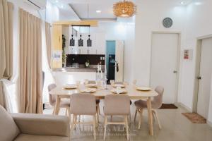 4BR Private Villa with 5ft Pool & Billiards near Marquee Mall