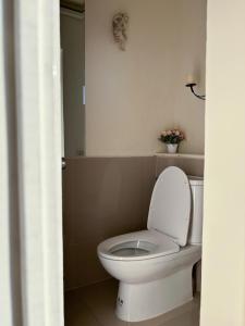 Nordic Minimal 3BR with Tub Near Impact Arena DMK Airport