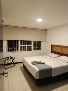 MV Hotel Kafir - Corferias, G12, Embajada EEUU