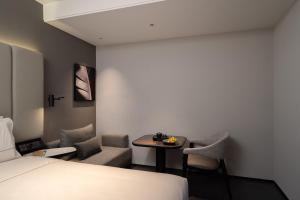 Atour Hotel Hangzhou Wenhui Road West Lake Cultural Plaza