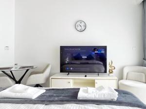 Modern Comfort Studio Meydan 10 Mins to Dubai Mall