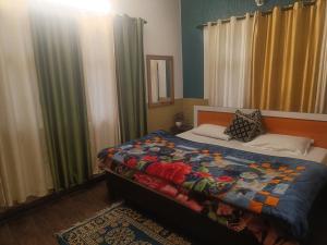Leela guest house homestay and old town cafe munsyari